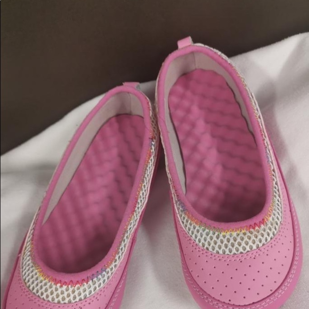 North face slip on